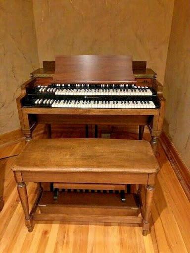 Hammond B3 Organ with Hammond Tone Cabinet/Speaker